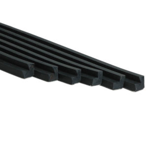 Caoutchouc Noir Anglais 7/8ft en L (16mm*16mm) – le jeu de 6 longueurs 1,22m